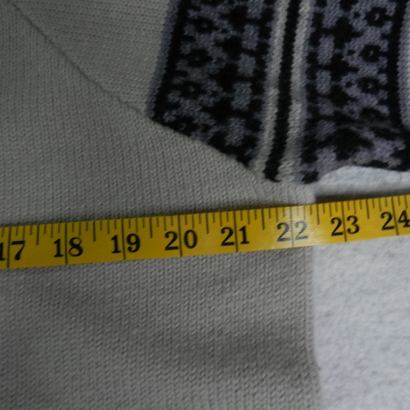 Burton Menswear Sweater Mens Large Beige Wool Turtleneck Snowboarding - Picture 8 of 9